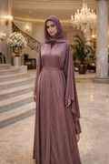 Abaya rose poudré foncé élégante avec voile inclus - Coupe fluide & finitions brillantes